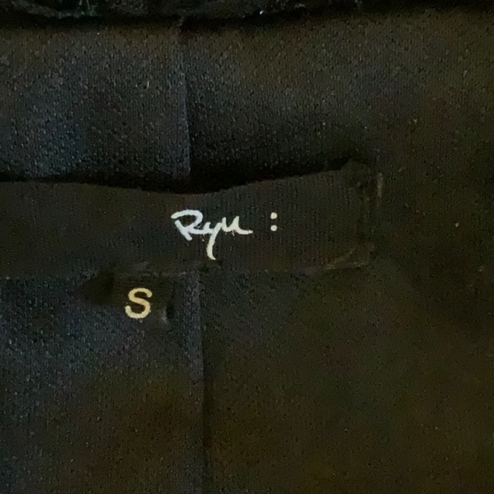 Ryu : black dress jacket, excellent condition - Picture 6 of 6